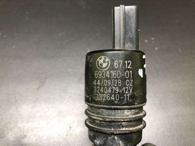 Насос омивача скла BMW 7 SERIES (F01-F04) 08-15 67 12 6 934 160 — 4
