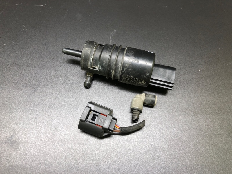Насос омивача скла BMW 7 SERIES (F01-F04) 08-15 67 12 6 934 160 — 5