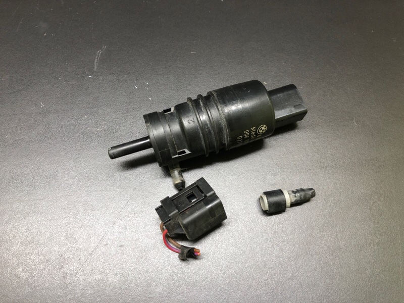 Насос омивача скла BMW 5 SERIES 10-17 67 12 8 362 154 — 5