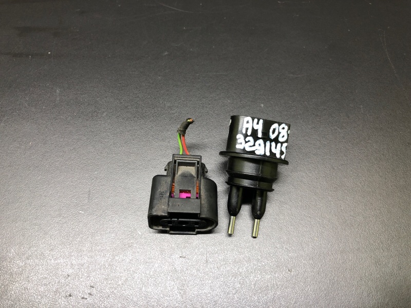 Датчик рівня бачка омивача AUDI A4 08-15 7M0 919 376 — 5