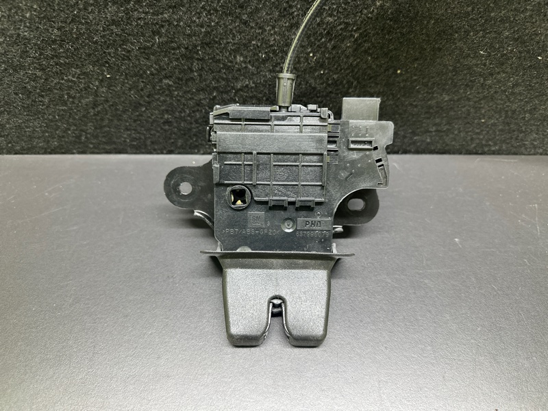 Замок кришки багажника CADILLAC CT5 19-24 13513995 — 2