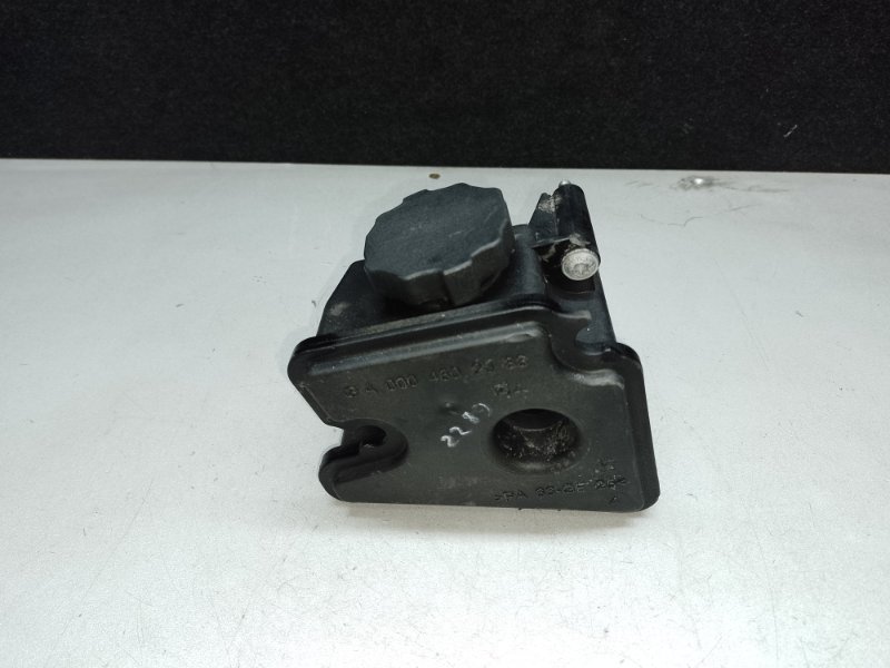 Бачок гідропідсилювача керма MERCEDES E-CLASS W211 02-09 A 000 460 09 83