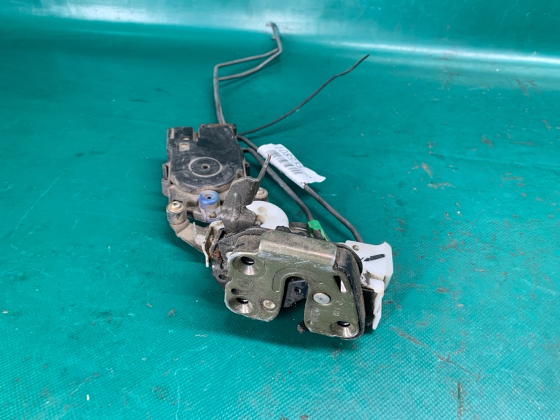 Замок двері задній лівий SUBARU FORESTER SF 97-02 63318FC110 — 3