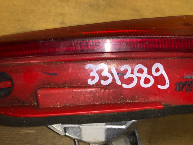 Ліхтар внутрішній лівий TOYOTA AURIS 13-18 8159102460 — 2