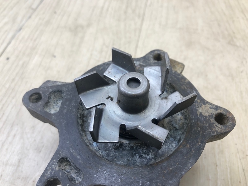 водяний насос TOYOTA PRIUS - 11 97-03 1610029155 — 5