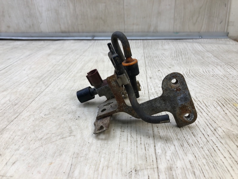 Клапан електромагнітний (вакуумний) TOYOTA PRIUS - 11 97-03 2586021030 — 3