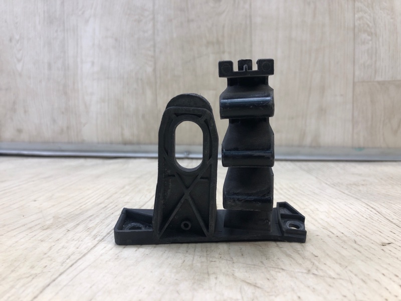 Кронштейн/кріплення переднього бампера AUDI A4 15- 8W0807333 — 3