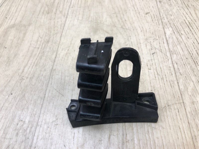 Кронштейн/кріплення переднього бампера AUDI A4 15- 8W0807333 — 5