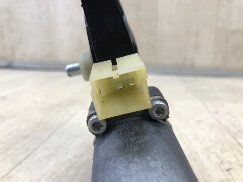 Моторчик склопідйомника передній правий AUDI A4 15- 8W0959802 — 4
