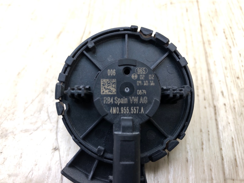 Датчик удару AUDI A4 15- 4M0955557A — 4