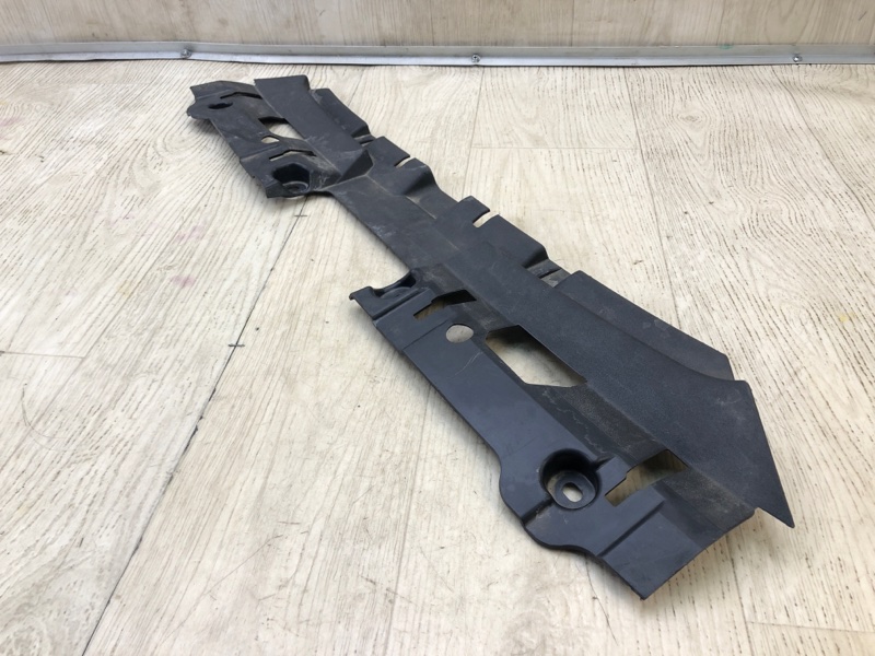 Накладка передньої панелі верх AUDI Q8 E-TRON 19- 4KE8070829B9 — 4