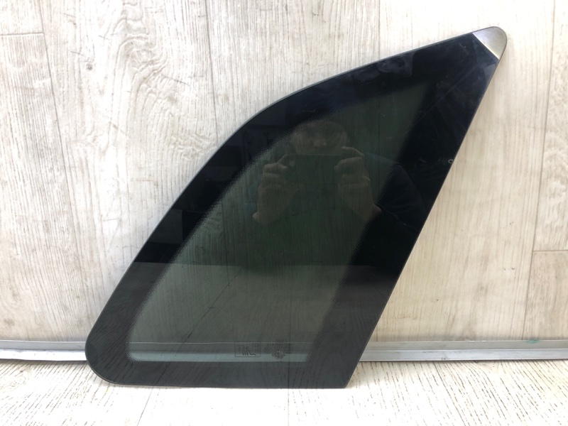 Скло у кузов заднє праве AUDI Q8 E-TRON 19- 3TS3714425