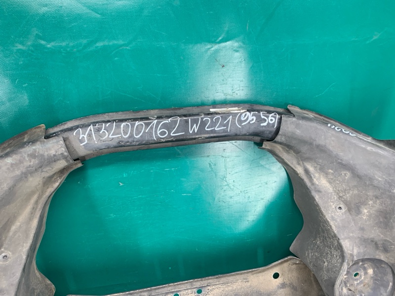 Балка передньої підвіски MERCEDES S-CLASS W221 06-13 A 221 620 03 87 — 2