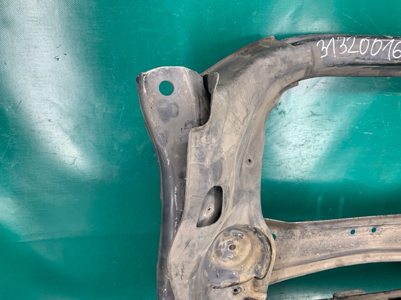 Балка передньої підвіски MERCEDES S-CLASS W221 06-13 A 221 620 03 87 — 3
