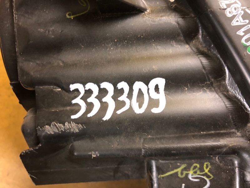 Фара ліва MITSUBISHI PAJERO SPORT 09-17 8301A877 — 2