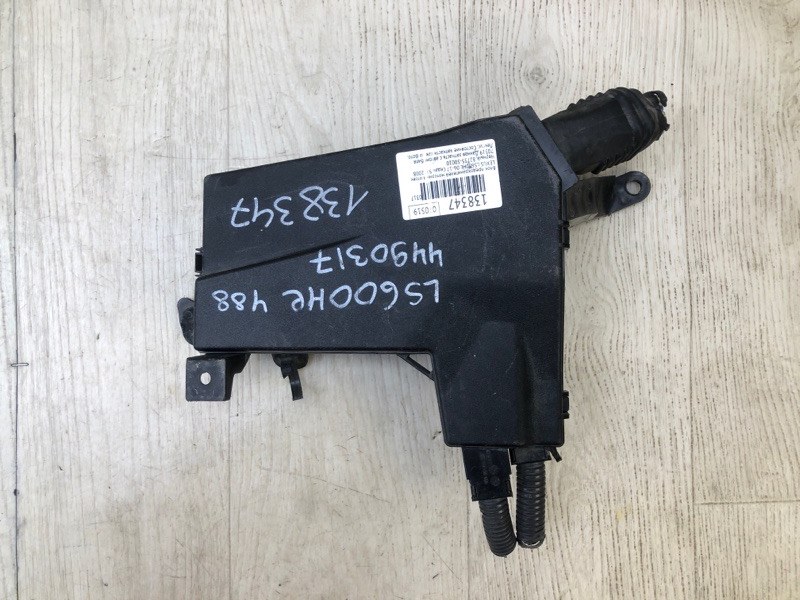Блок запобіжників моторний відсік LEXUS LS600HL 06-17 8262050140