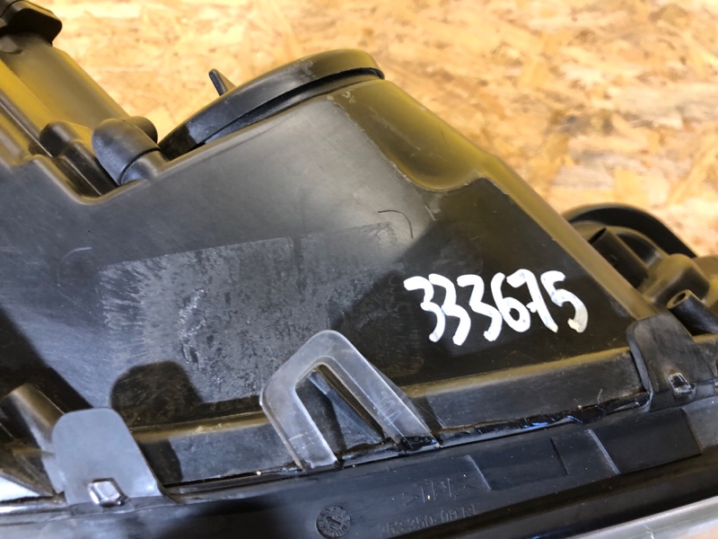Фара права MERCEDES M-CLASS W164 05-11 A 164 820 10 61 — 2