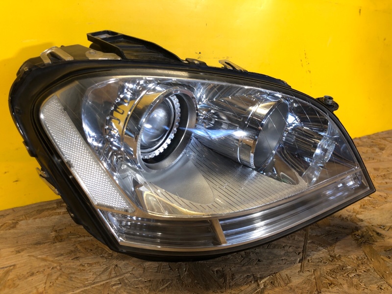 Фара права MERCEDES M-CLASS W164 05-11 A 164 820 10 61 — 3