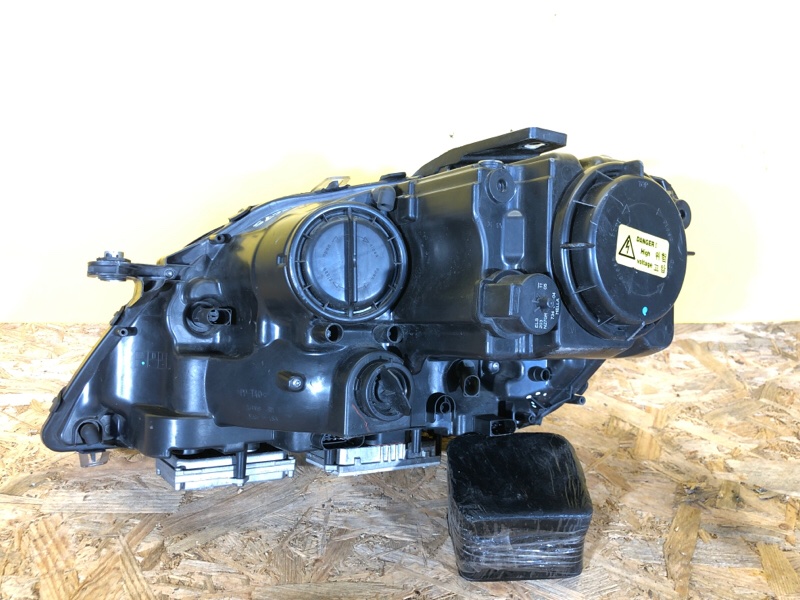 Фара права MERCEDES M-CLASS W164 05-11 A 164 820 10 61 — 5