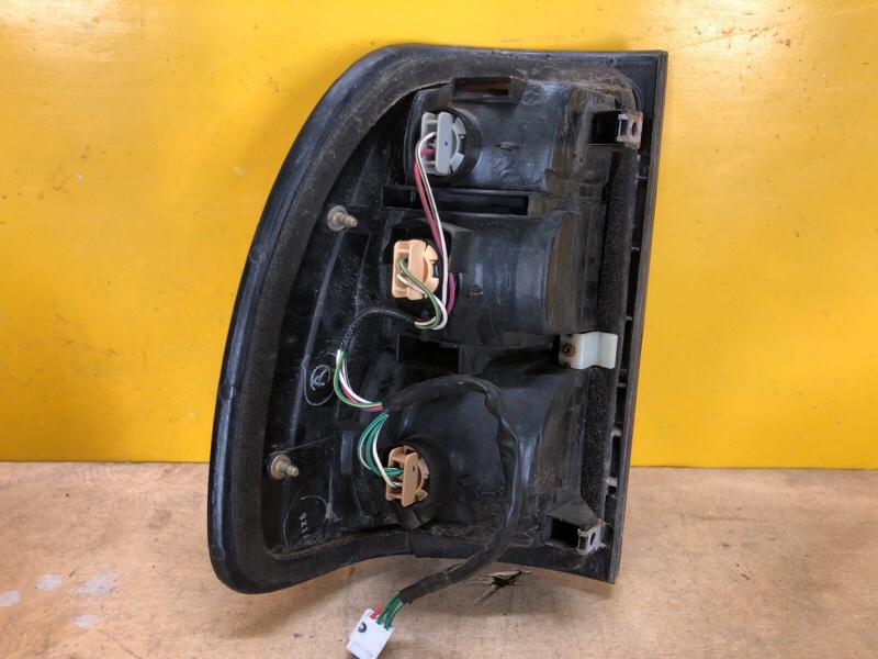 Ліхтар зовнішній правий TOYOTA LAND CRUISER 100 97-06 8155060560 — 4