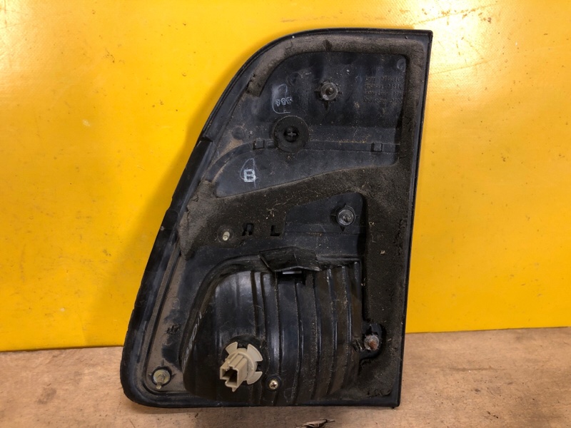 Ліхтар внутрішній лівий TOYOTA LAND CRUISER 100 97-06 8159060060 — 3