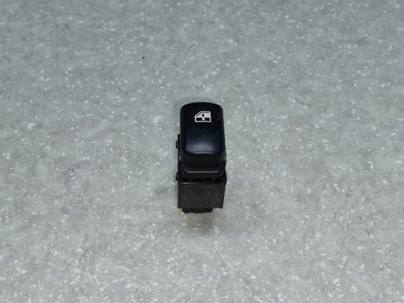 Кнопка склопідіймача задня HYUNDAI SPORTAGE KM 04-10 93580-1F500WK