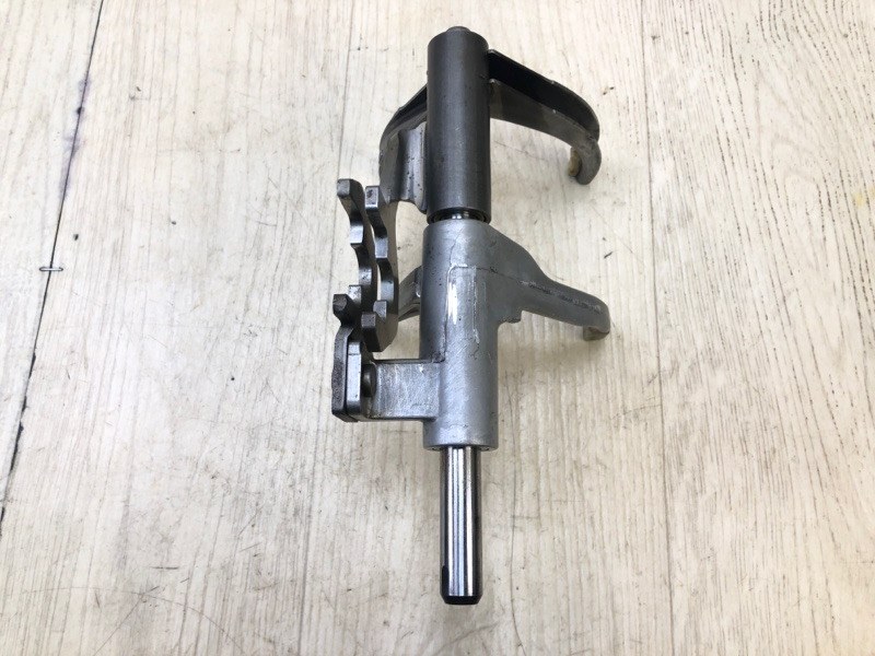 Виделка МКПП FORD KUGA  (C394)  08–13 1227577 — 3