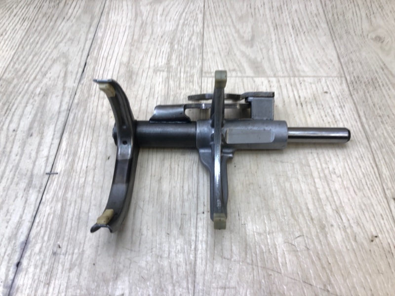 Виделка МКПП FORD KUGA  (C394)  08–13 1227577 — 5