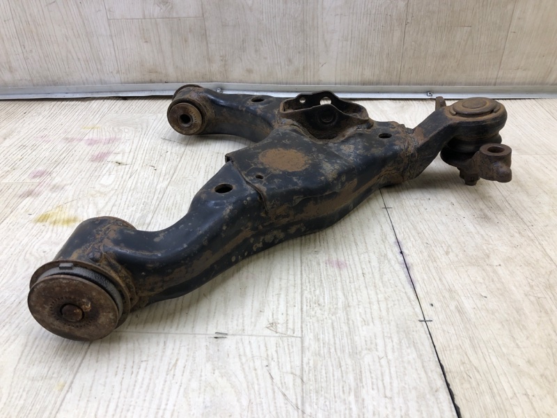 Важіль передньої підвіски нижній правий TOYOTA LAND CRUISER PRADO 150 09-17 4806860040 — 3