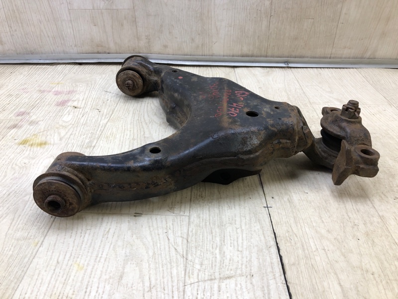 Важіль передньої підвіски нижній правий TOYOTA LAND CRUISER PRADO 150 09-17 4806860040 — 4