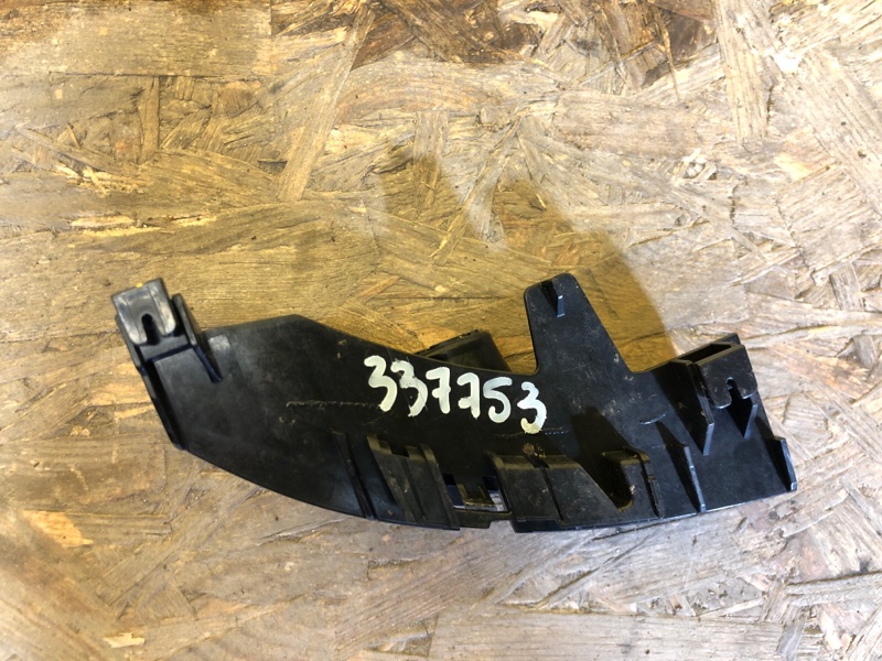 Кронштейн/кріплення заднього бампера ліве LEXUS CT200 17- 52563-76010 — 3