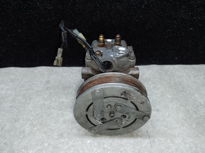 Компресор кондиціонера TOYOTA COROLLA E90 87-91 8832012670 — 2