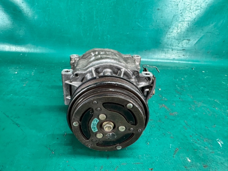 Компресор кондиціонера TOYOTA YARIS 00-05 88320-52400 — 4