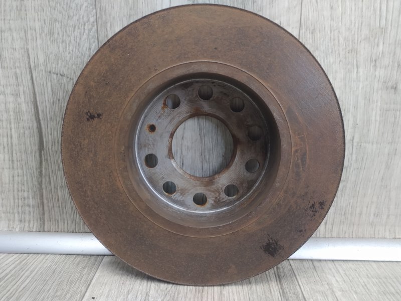 Гальмівний диск задній VOLKSWAGEN JETTA 05-10 1K0615601AC — 2