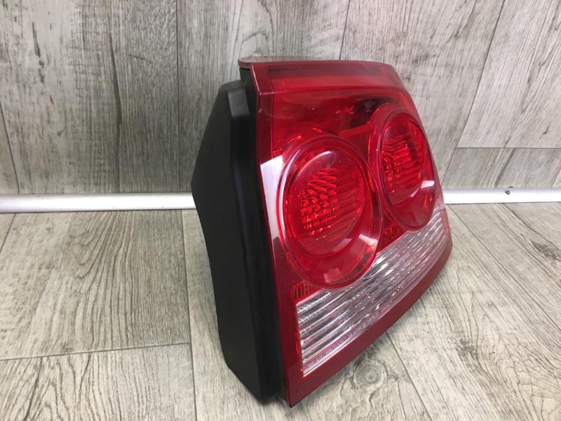 Ліхтар зовнішній правий DODGE CHARGER 05-10 4806448AC — 2
