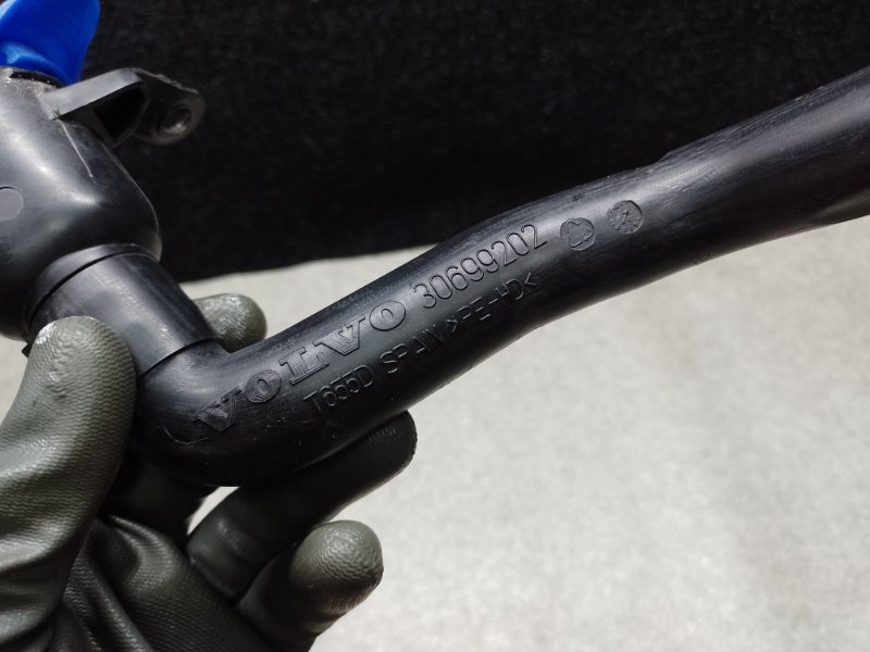 Горловина бачка склоомивача VOLVO XC70 07-16 30699202 — 5