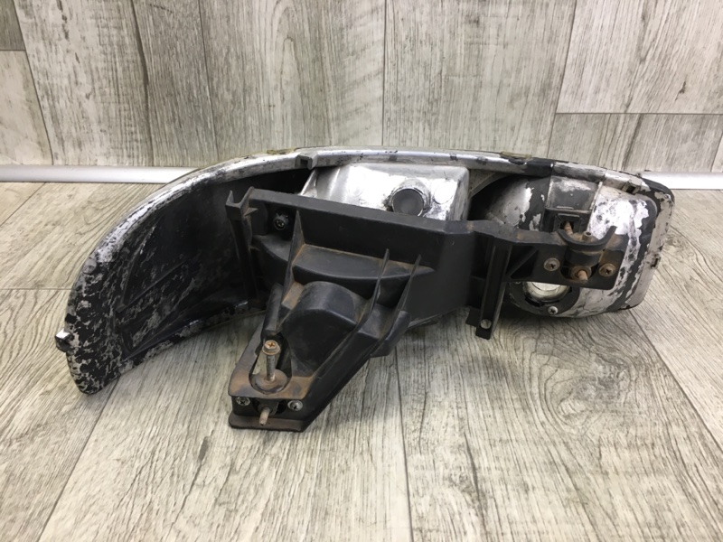 Фара ліва GMC YUKON 99-06 15850351 — 4