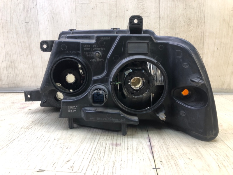 Фара права LINCOLN NAVIGATOR 04-06 4L7Z-13008-AC — 4