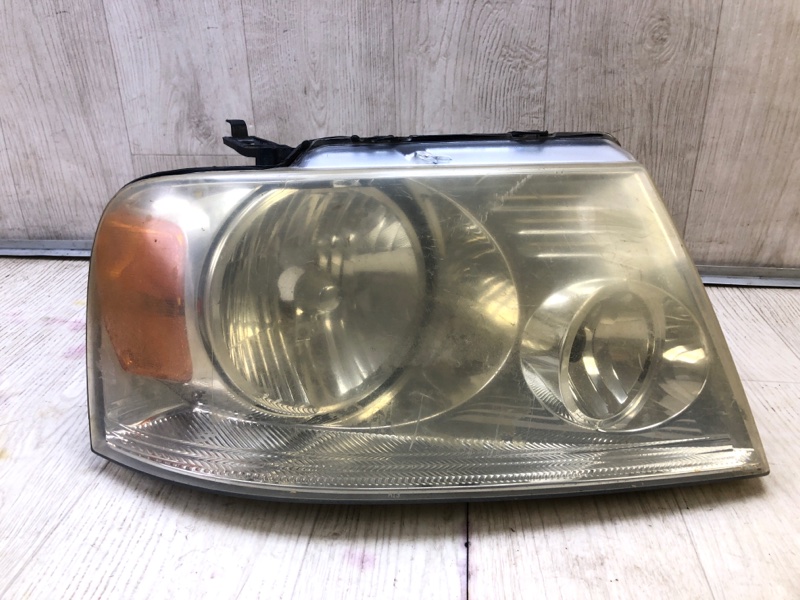 Фара права FORD F-150 2004–08 7L3Z-13008-FA