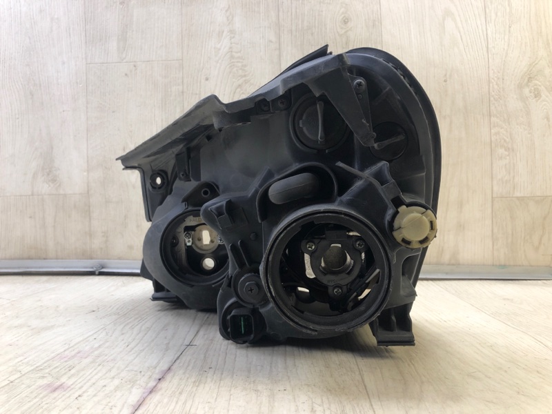 Фара права KIA CARENS/RONDO 06-12 92102-1D030 — 5