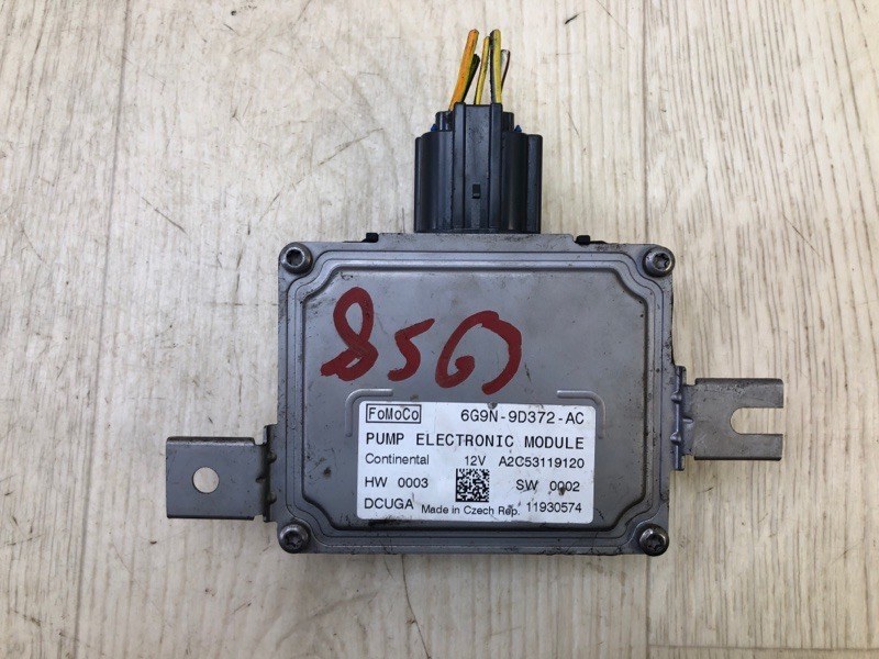 Блок керування паливним насосом VOLVO S60 10-13 30792789 — 2