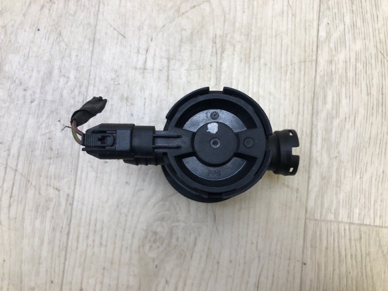Клапан абсорберу MERCEDES C-CLASS W204 07-14 A 000 470 49 93 — 4