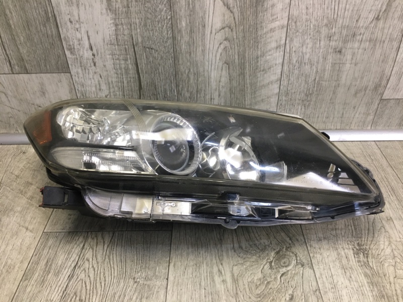 Фара права SCION TC 10-13 81130-21200 — 5