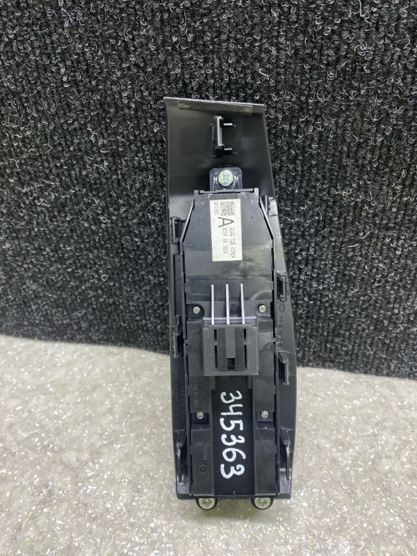 Блок керування склопідіймачами MAZDA CX-30 19- BDGF-66-350A — 4