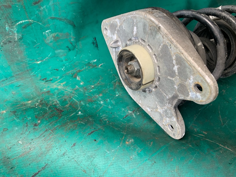 Амортизатор передній правий BMW I3 (I01) 13–22 31 31 6 880 098 — 4