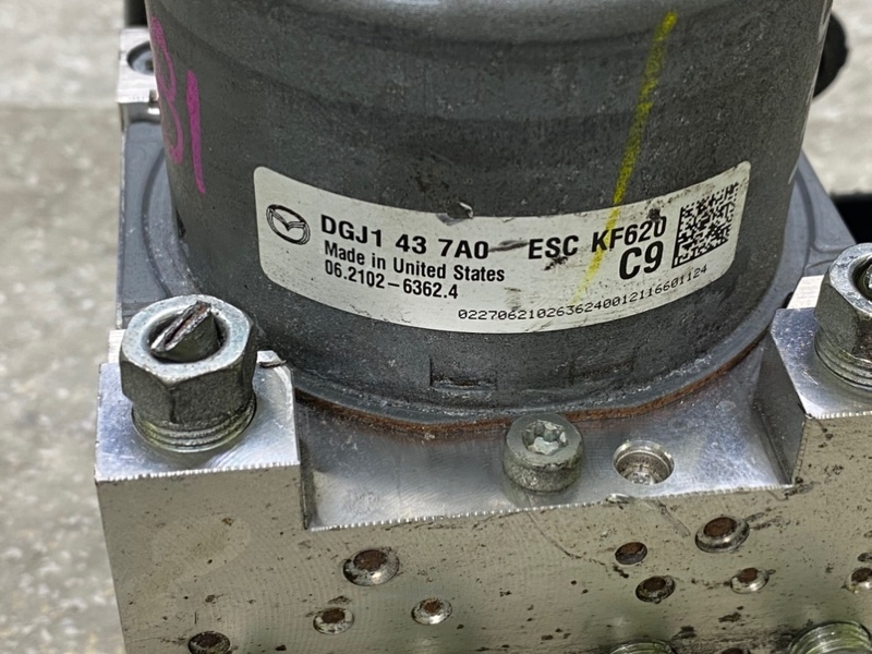 Блок антиблокувальної системи MAZDA CX-30 19- DGYB-43-7A0 — 5