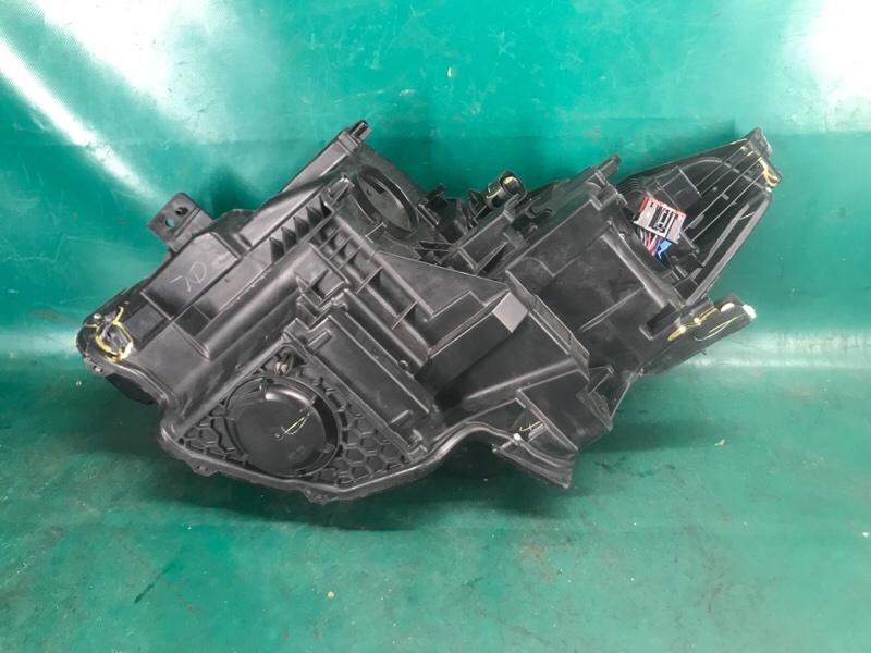 Фара права LINCOLN CORSAIR 19- LJ7Z-13008-U — 3