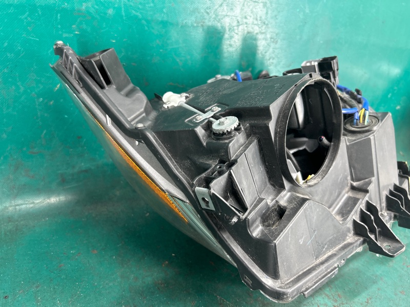 Фара ліва LEXUS GX460 2009- 81185-60G20 — 5