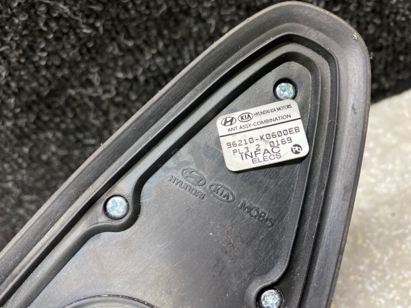 Антена KIA SOUL SK3 19- 96210-K0600EB — 5