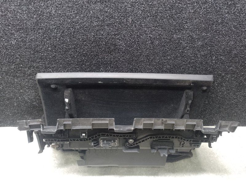 Бардачок TESLA MODEL Y 19- 1083331-00-A — 2